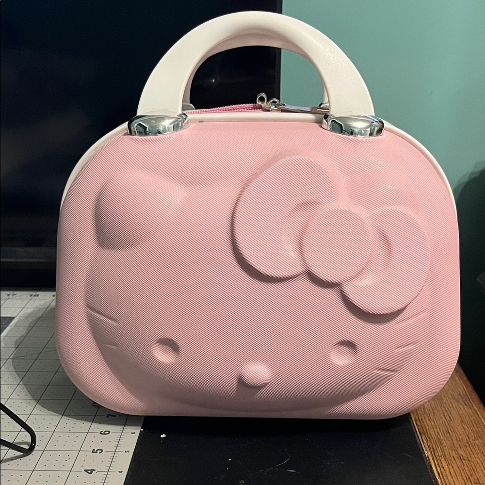 Hello Kitty Pink Cosmetic Case